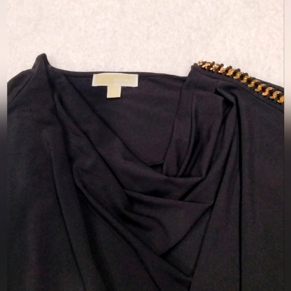 Michael Kors Black Cowl Neck Sleeveless Top With Gold Chain Shoulder Detail - Picture 7 of 8
